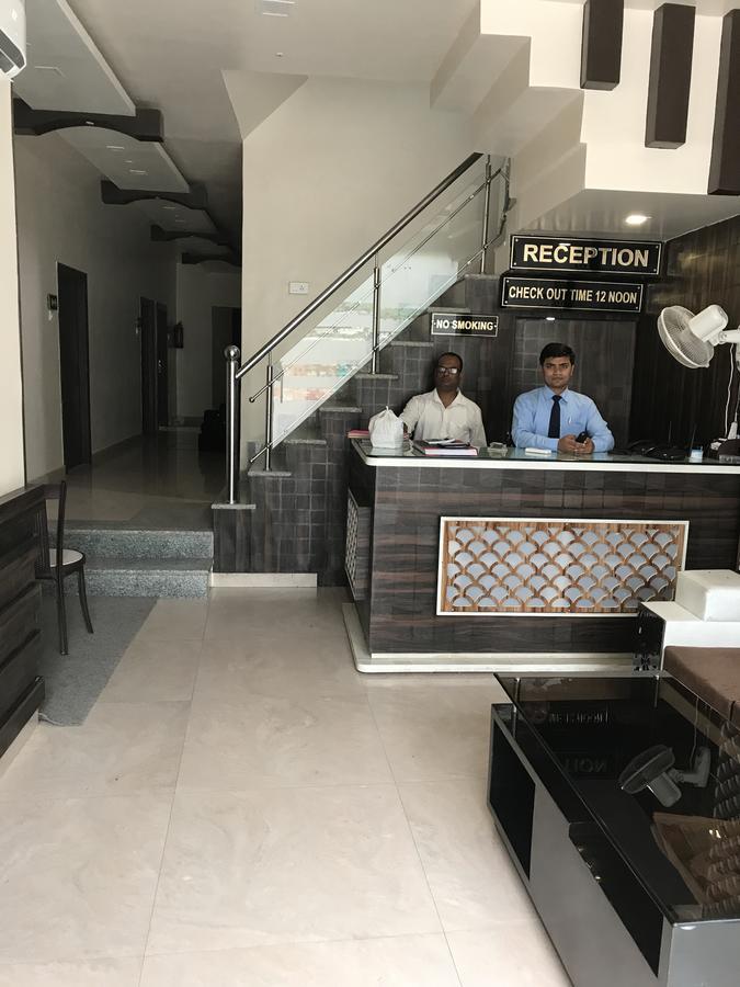 Hotel Mmk Kanpur Ngoại thất bức ảnh