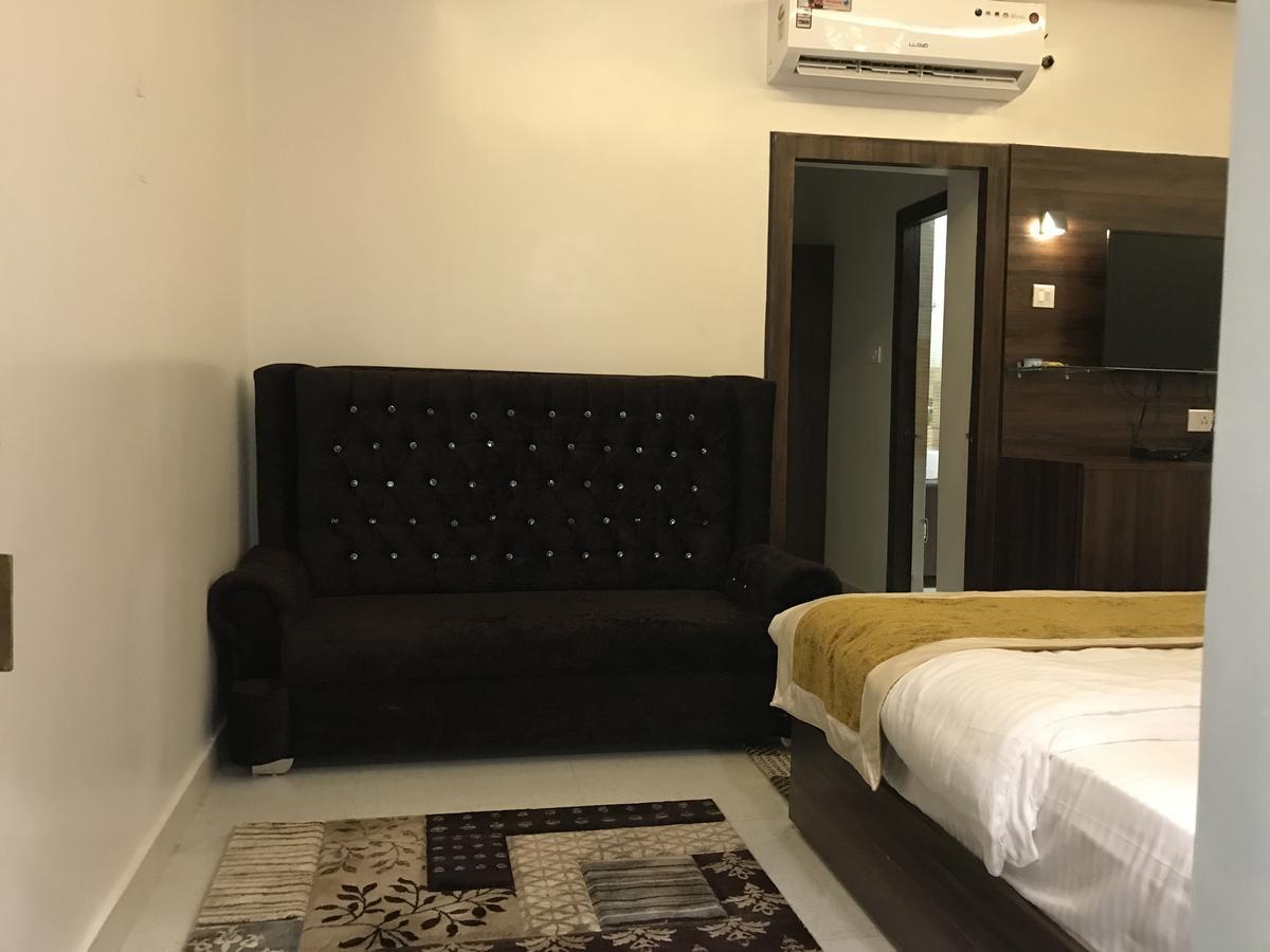 Hotel Mmk Kanpur Ngoại thất bức ảnh