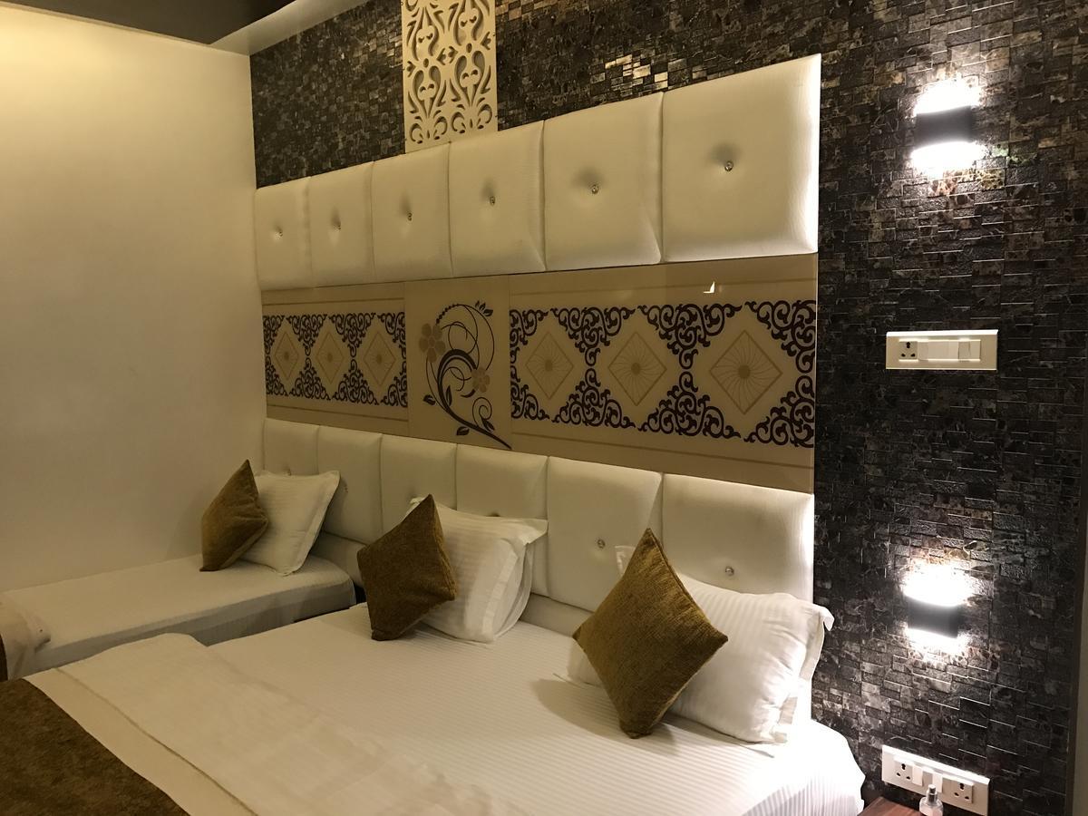 Hotel Mmk Kanpur Ngoại thất bức ảnh