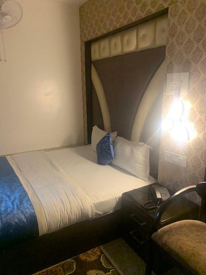 Hotel Mmk Kanpur Ngoại thất bức ảnh