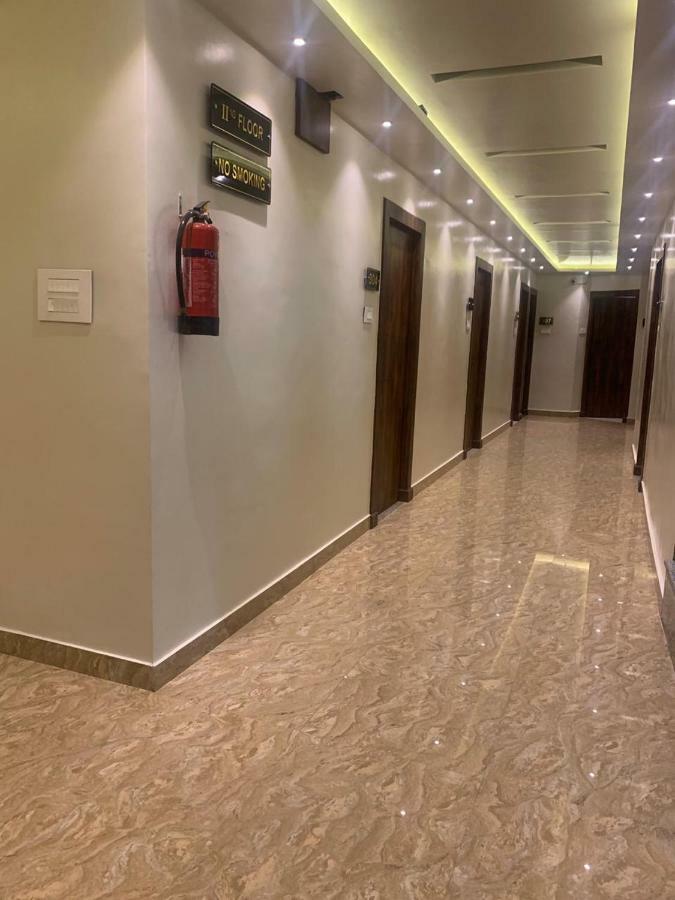 Hotel Mmk Kanpur Ngoại thất bức ảnh