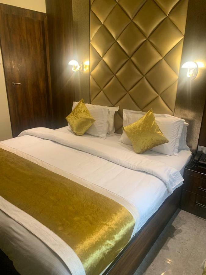 Hotel Mmk Kanpur Ngoại thất bức ảnh