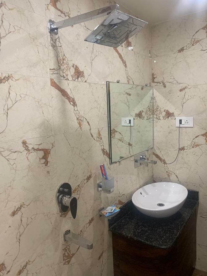 Hotel Mmk Kanpur Ngoại thất bức ảnh