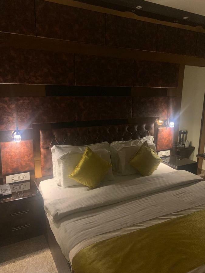 Hotel Mmk Kanpur Ngoại thất bức ảnh