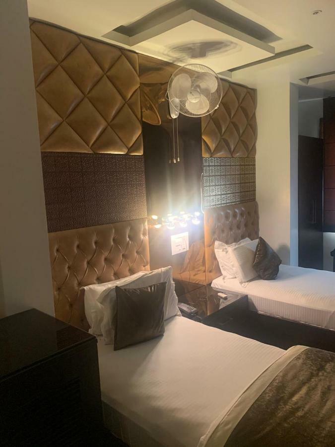 Hotel Mmk Kanpur Ngoại thất bức ảnh