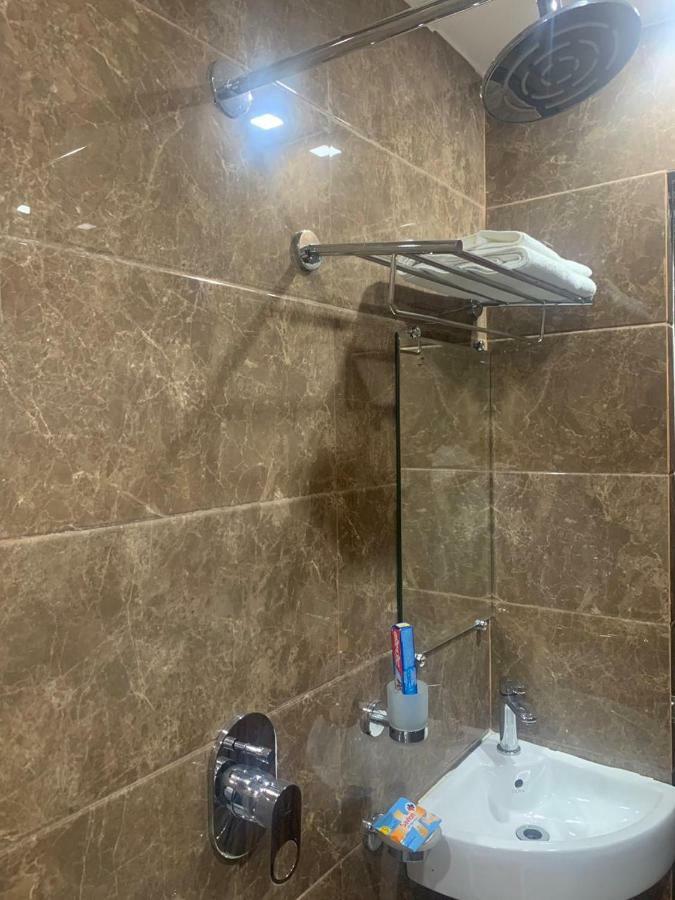 Hotel Mmk Kanpur Ngoại thất bức ảnh