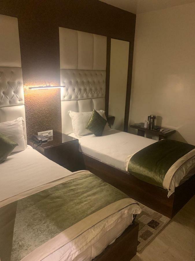 Hotel Mmk Kanpur Ngoại thất bức ảnh