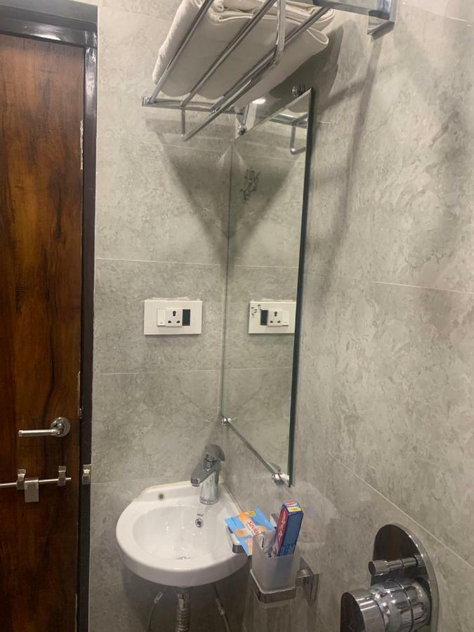 Hotel Mmk Kanpur Ngoại thất bức ảnh