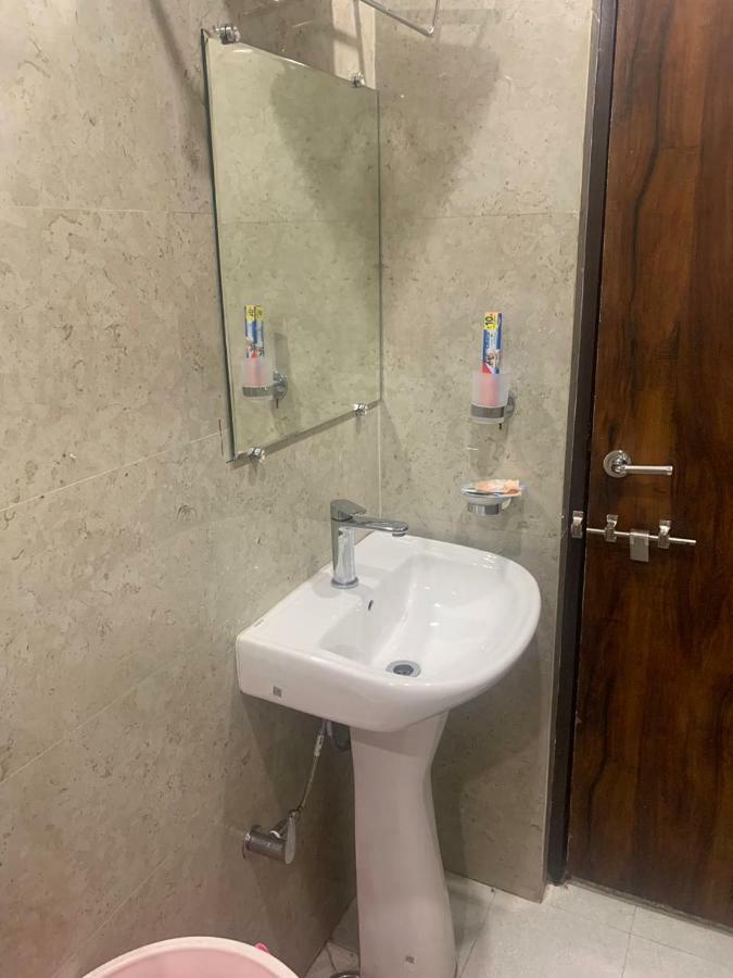 Hotel Mmk Kanpur Ngoại thất bức ảnh